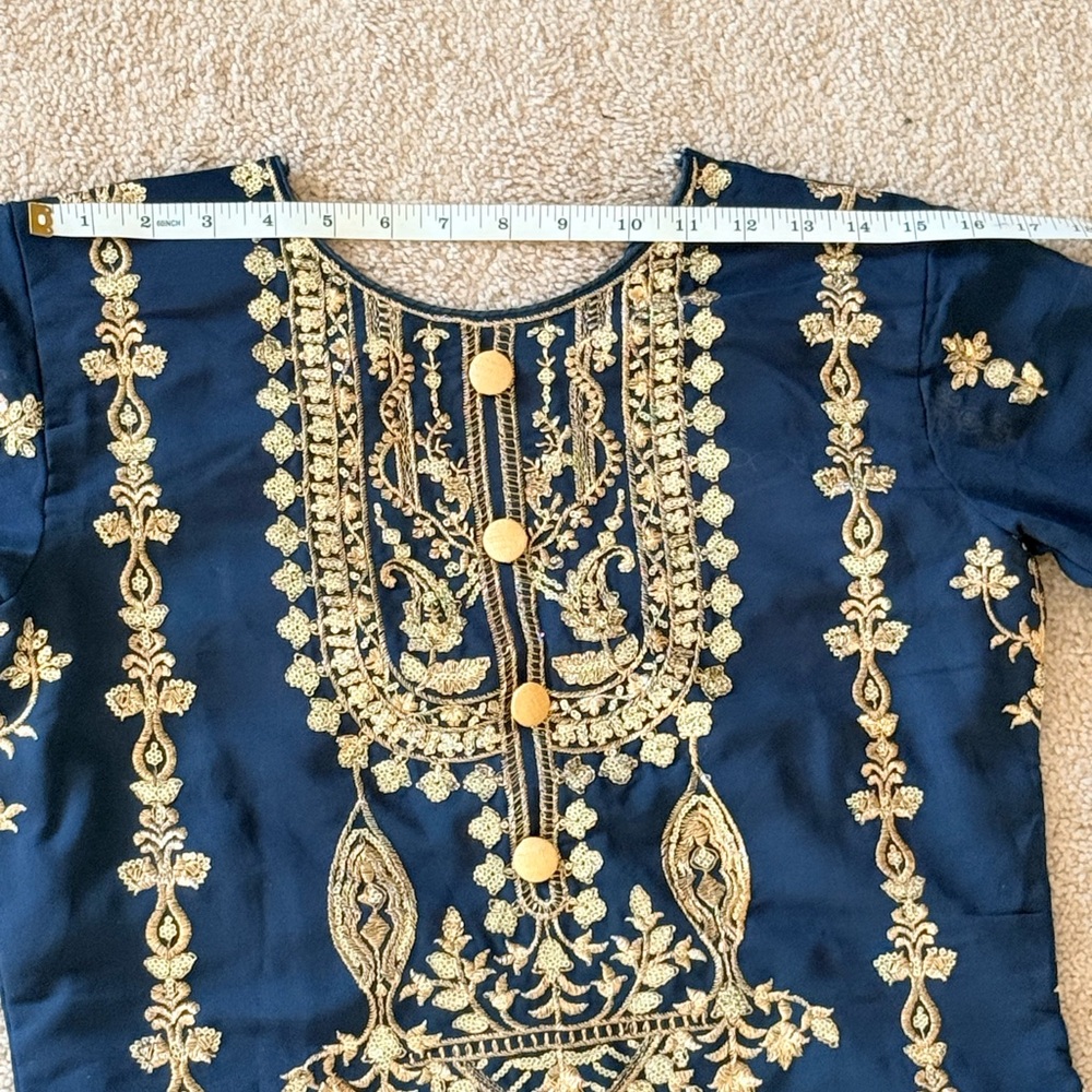 Elegant Emerald and Gold Embroidered Kurta and Pant - Picture 15 of 16